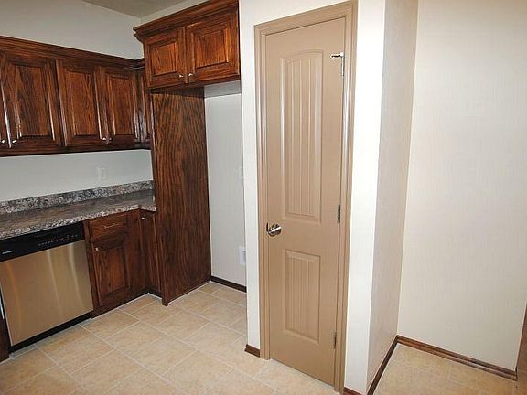 5th image of 4724 SE 43rd St