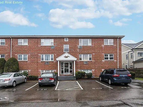 1077 Chestnut St #7 — Photo 5