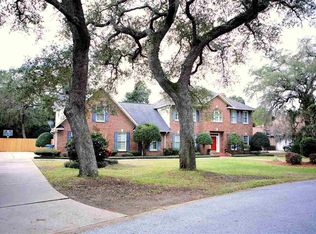 88 Chanteclaire Cir, Gulf Breeze, FL 32561