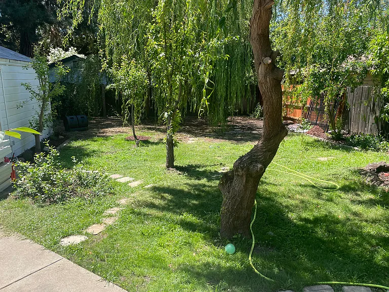 1821 Proctor Ave — Photo 17