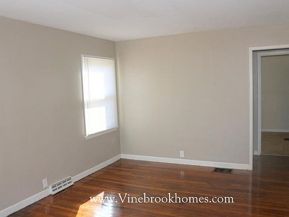 4th image of 414 Margaret Dr