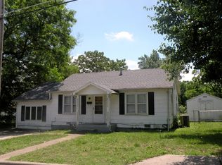 615 W Maple St, Nevada, MO 64772