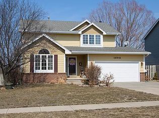 14941 Summit Dr, Clive, IA 50325