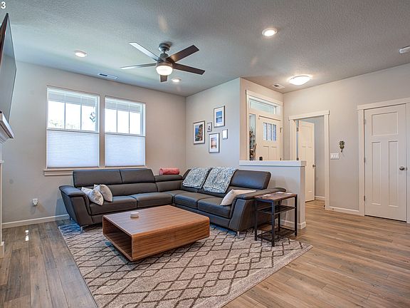 5th image of 3678 SE 67th Ave