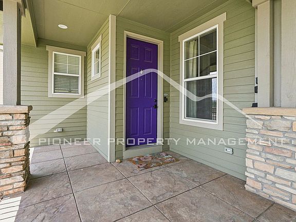 3rd image of 1820 Great Western Dr