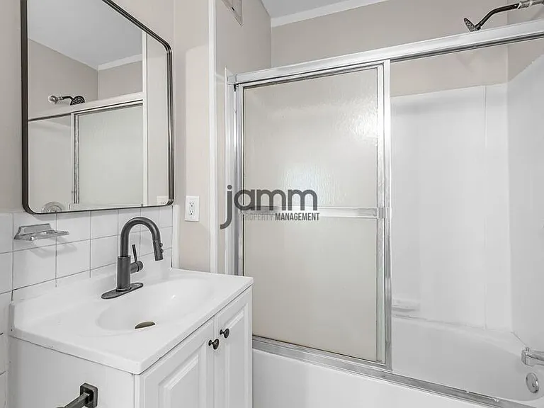 1695 Glenmont Loft — Photo 34