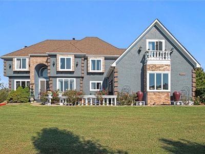 11950 S Arbor View Ln, Olathe, KS, 66061