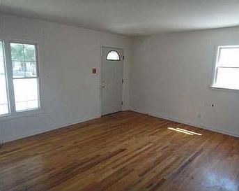 2nd image of 621 Maple Ave