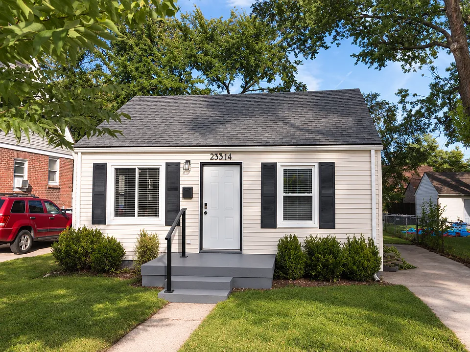 23314 Tawas Ave