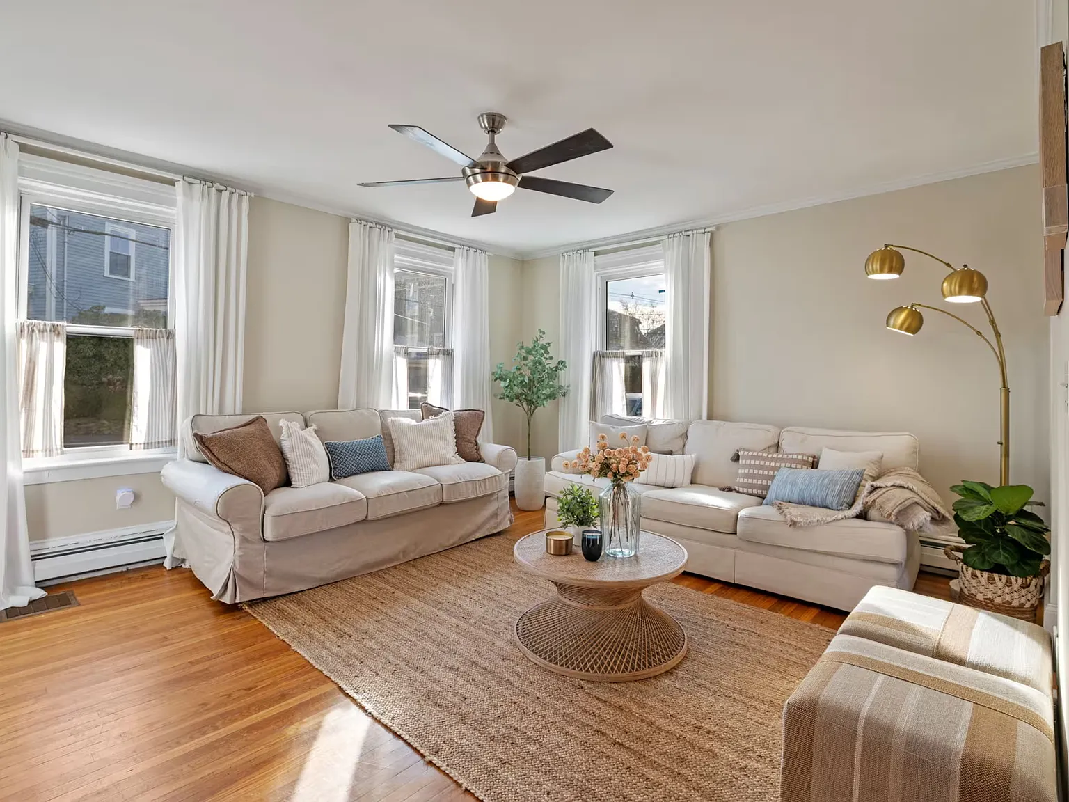 4 bed, 3.5 bath, 2781 sqft, $5,500 — Photo 1