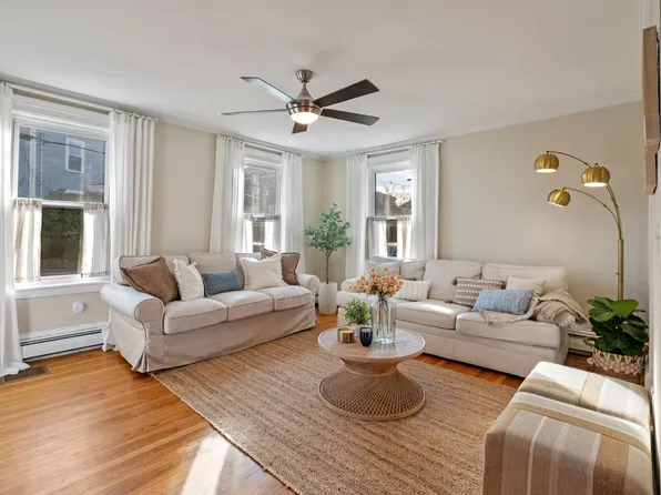 53 Gregory St, Marblehead, MA 01945
