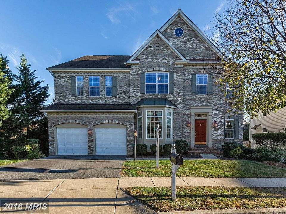 1st image of 302 Misty Knoll Dr