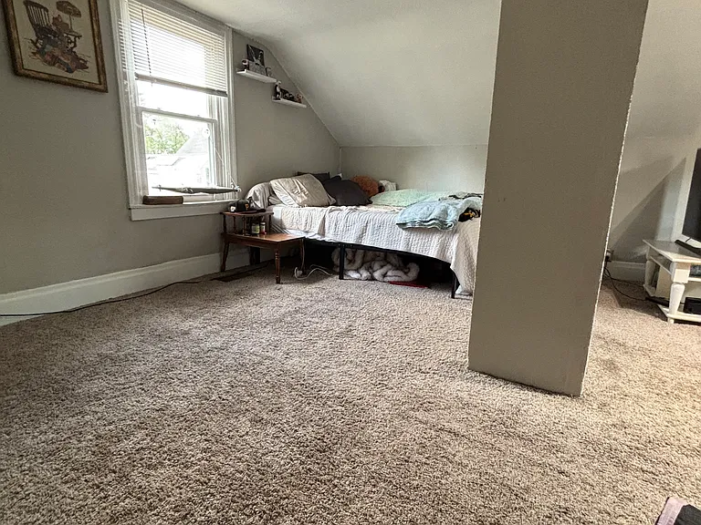 484 Belonda St — Photo 13