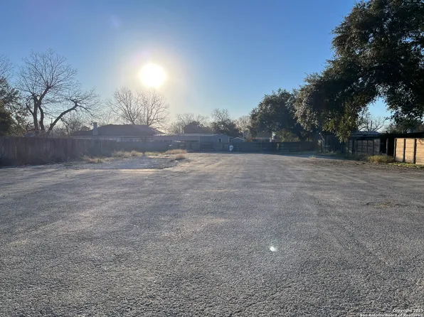 1208 Trail St LOT 16A, Floresville, TX 78114
