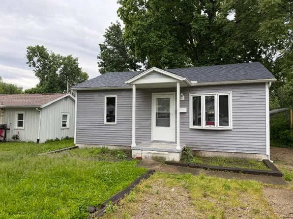 1981 W Cushing St, Decatur, IL 62526