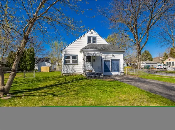 96 Fieldwood Dr, Rochester, NY 14609