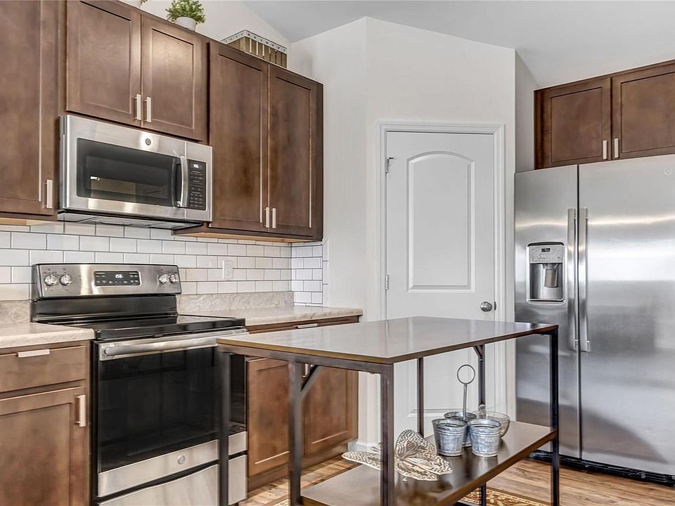 1701 Ridgeway Trl, Fenton, MO 63026 Zillow