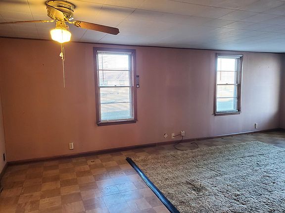 4th image of 1120 Dearborn Ave
