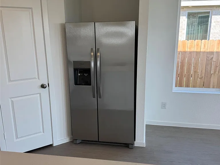 902 Heaven Dr — Photo 8
