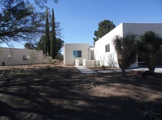 96 E Paseo De Golf, Green Valley, AZ 85614