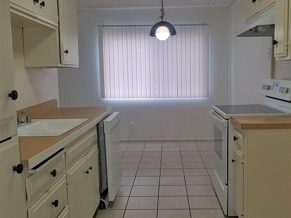 3rd image of 527 Howard Ave APT 6