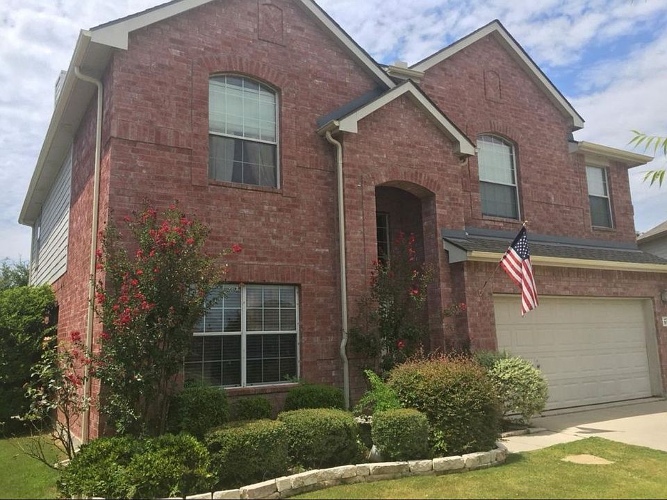1st image of 900 Starling Ln