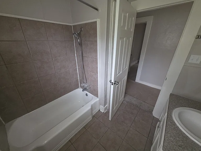 5030 Oaklon Ave — Photo 10