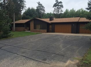 1981 Green Tree Dr, Plover, WI 54467