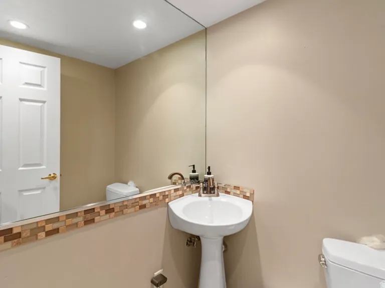 1546 W Compass Point Ln #2B — Photo 19