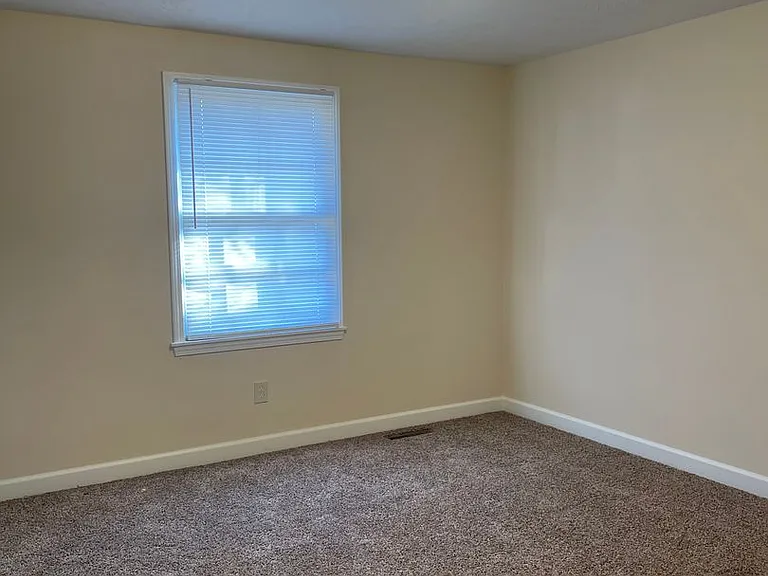 220 W Broadmoor St — Photo 14