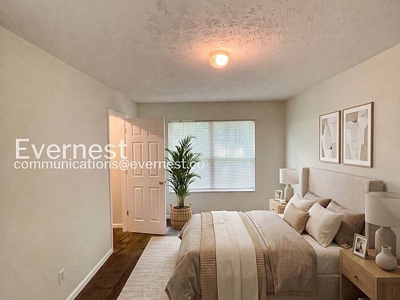 3rd image of 584 Flintlock Ct