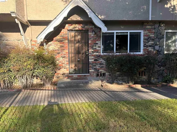 399 W Angela St #9, Pleasanton, CA 94566