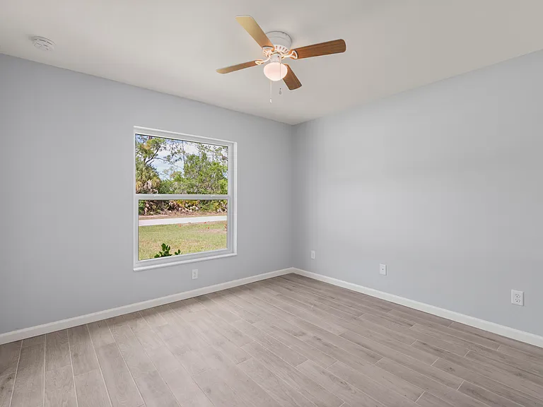 2504 Jamaica St — Photo 11