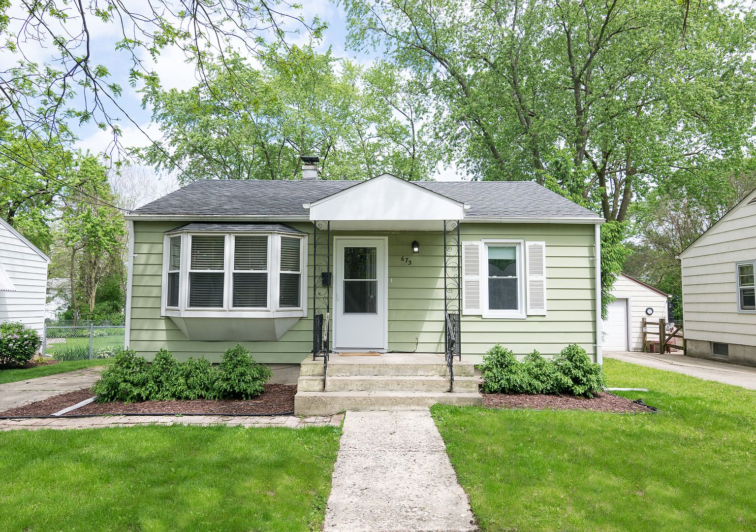673 Clark St, Elgin, IL 60123 Zillow