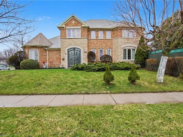 342 Saginaw Pkwy, Cambridge, ON N1T 1R8