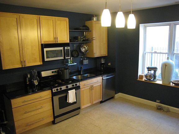 2nd image of 1240 N Paulina St APT 1