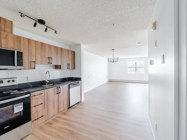 609 King St — Photo 26