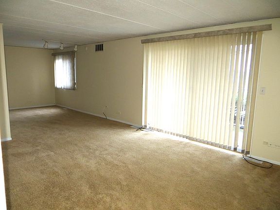 5th image of 1102 Mercury Dr Unit 1B
