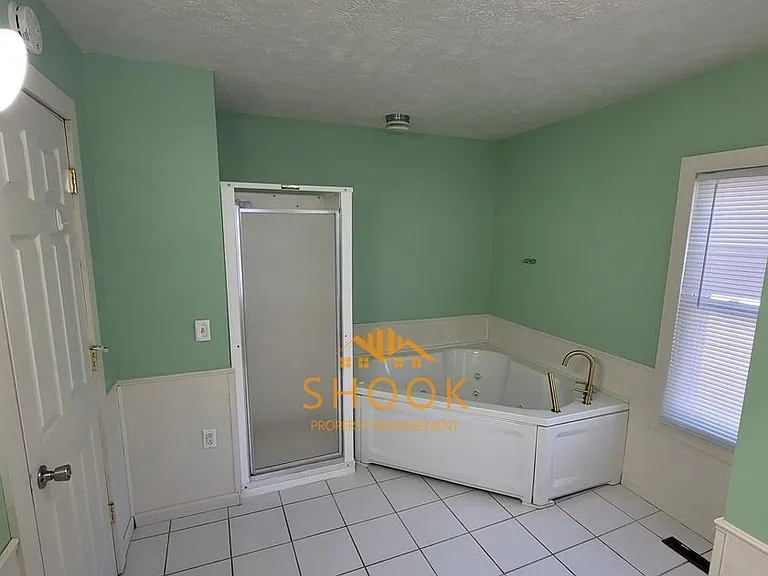 507 N 27th St — Photo 9