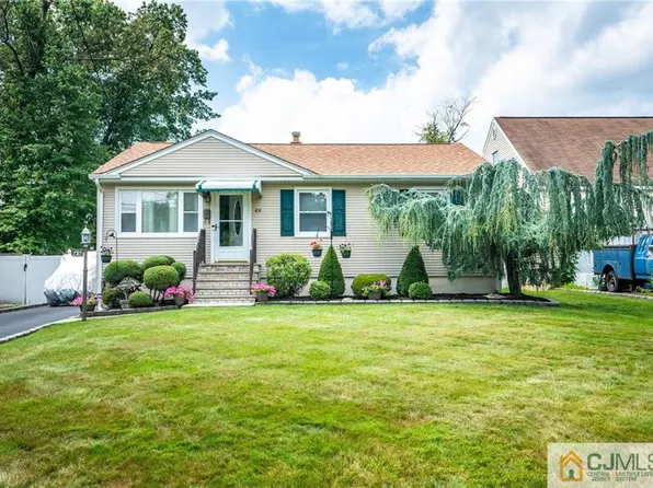 49 Kimberly Rd, Colonia, NJ 07067