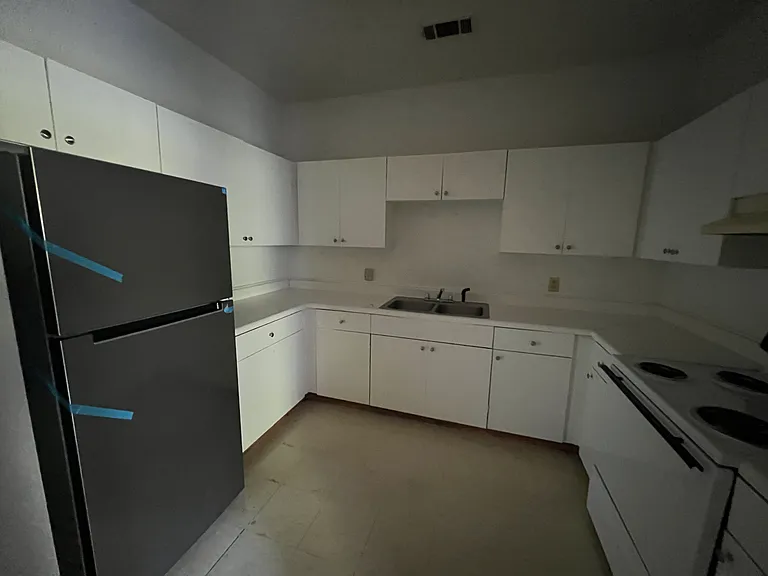 702 N Union St — Photo 4