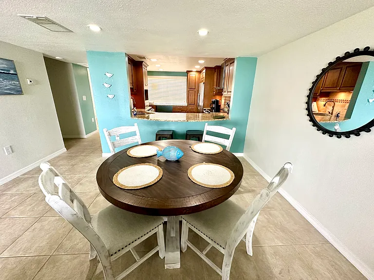 7520 Sunshine Skyway Ln S #T25 — Photo 8