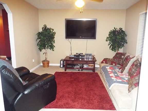 5th image of 217 Bruce Ct