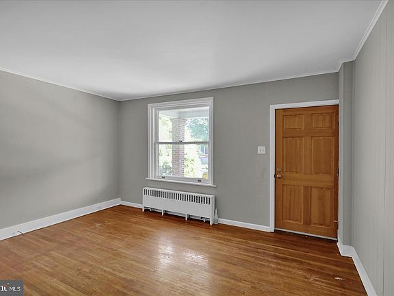5th image of 104 Carroll St