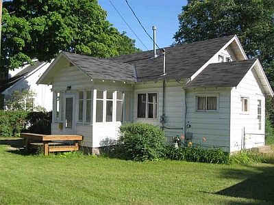 3rd image of 108 Wood St