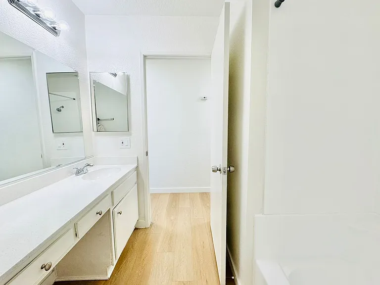 Westpark Apartments — Photo 4
