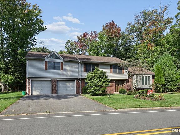 2nd image of 612 Floyd Street