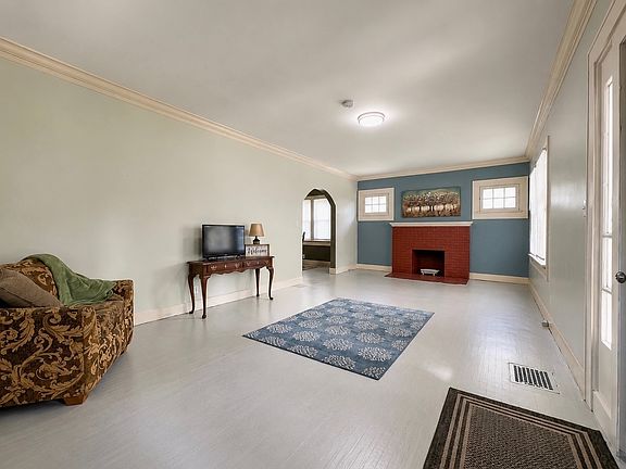 2nd image of 3627 N Capitol Ave