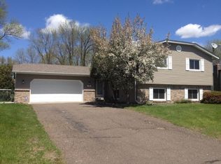 534 Wedgewood Dr, Saint Paul, MN 55115