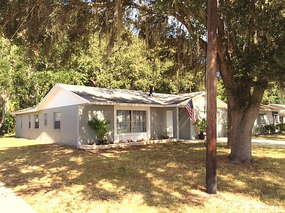 3rd image of 13 Cypress Dr